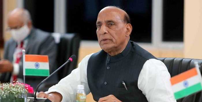 अग्निपथ योजना की नियमित समीक्षा कर खामियों को दूर किया जाएगा: राजनाथ अग्निपथ योजना की नियमित समीक्षा कर खामियों को दूर किया जाएगा: राजनाथ